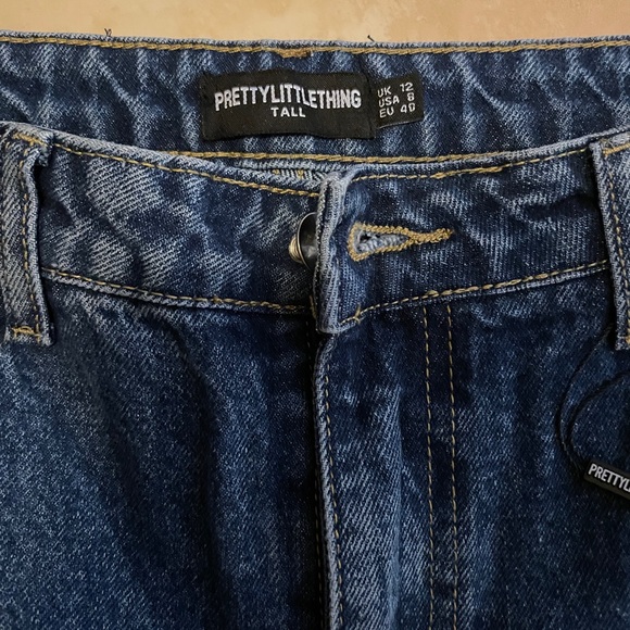 Pretty Little Thing Tall Jeans - Picture 4 of 7